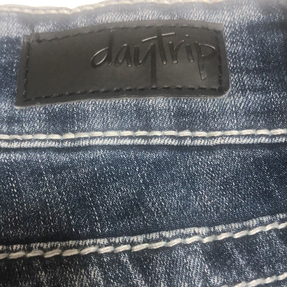 Daytrip Women's Boot Cut Jeans in Dark Wash Blue - Picture 2 of 6